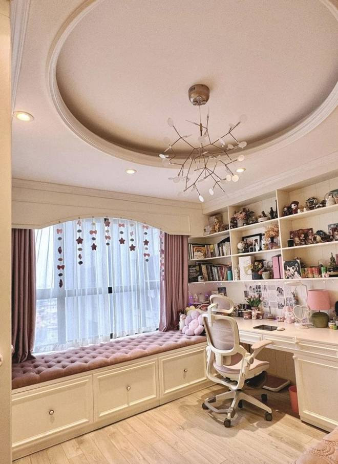 Can phong mau hong sieu ngan nap cua con gai MC Diep Chi-Hinh-8