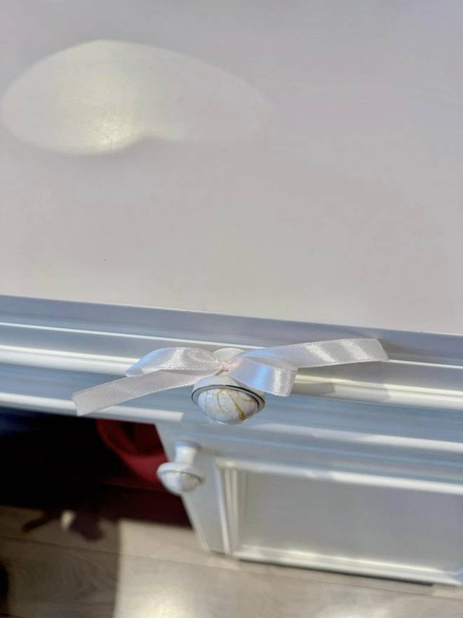 Can phong mau hong sieu ngan nap cua con gai MC Diep Chi-Hinh-14