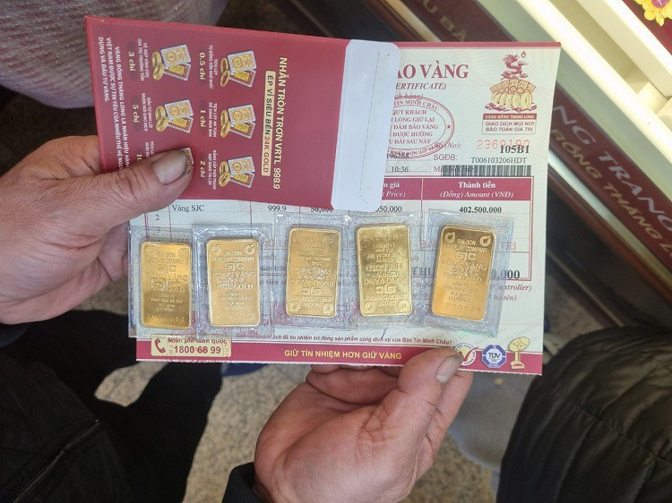Gia vang len muc cao nhat lich su, nen mua vao hay ban ra?-Hinh-5