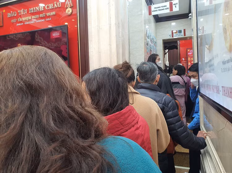 Gia vang len muc cao nhat lich su, nen mua vao hay ban ra?-Hinh-3