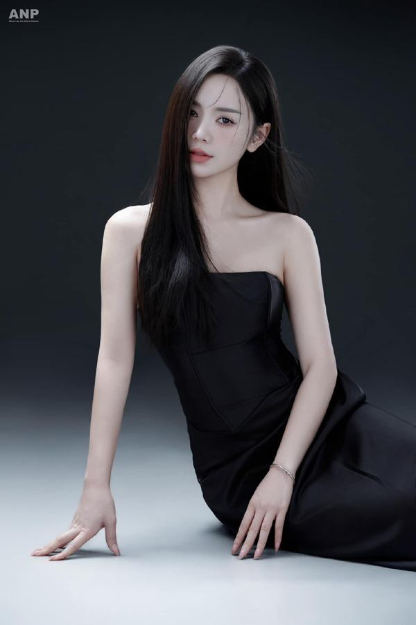 ##b###Quỳnh Kool khiến khán giả mê mẩn bởi nhan sắc ngọt ngào từ vóc dáng đến gương mặt.