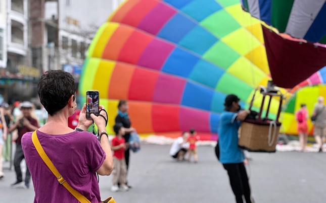 Hao hung voi khinh khi cau ruc ro, ngam dao Cat Ba-Hinh-8