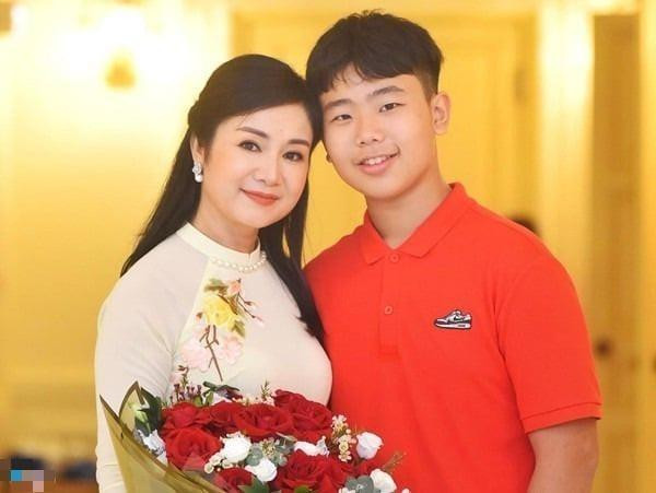 NSND Thu Ha nhan sac bi thoi gian bo quen o tuoi U60-Hinh-15