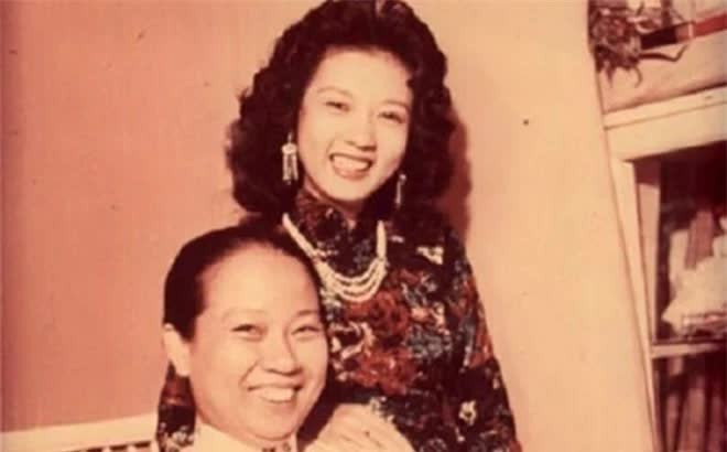 Nguoi phu nu khien huyen thoai Thanh Nga nghe theo la ai?