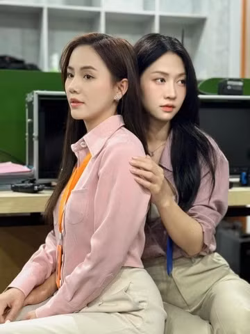 Canh khoc gay tranh cai cua Le Bong trong “Lo hen voi ngay xanh“