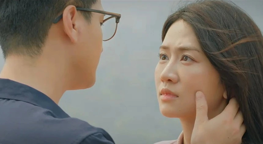 Canh khoc gay tranh cai cua Le Bong trong “Lo hen voi ngay xanh“-Hinh-2