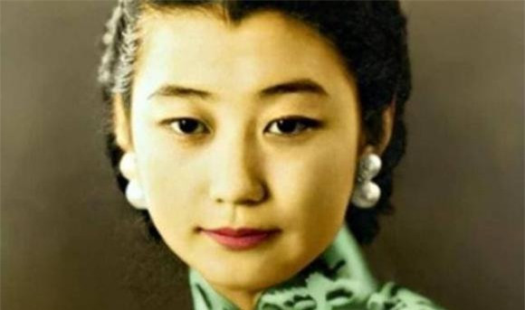 “Cách cách đẹp nhất” nhà Thanh: 90 tuổi chết trong viện dưỡng lão - Hình 4 “Cach cach dep nhat” nha Thanh: 90 tuoi chet trong vien duong lao-Hinh-4