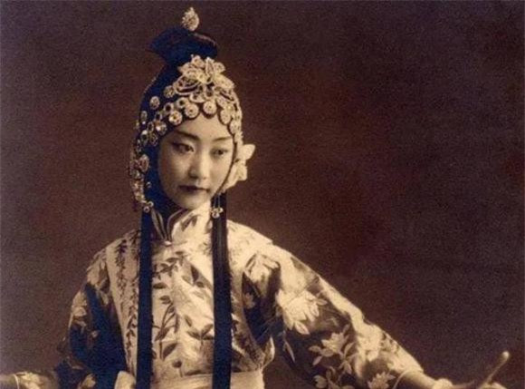 “Cách cách đẹp nhất” nhà Thanh: 90 tuổi chết trong viện dưỡng lão - Hình 2 “Cach cach dep nhat” nha Thanh: 90 tuoi chet trong vien duong lao-Hinh-2