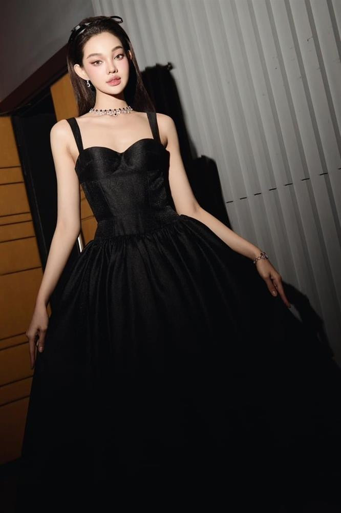 'Bup be song' Be Quyen so huu gu thoi trang thanh lich, quy phai-Hinh-2