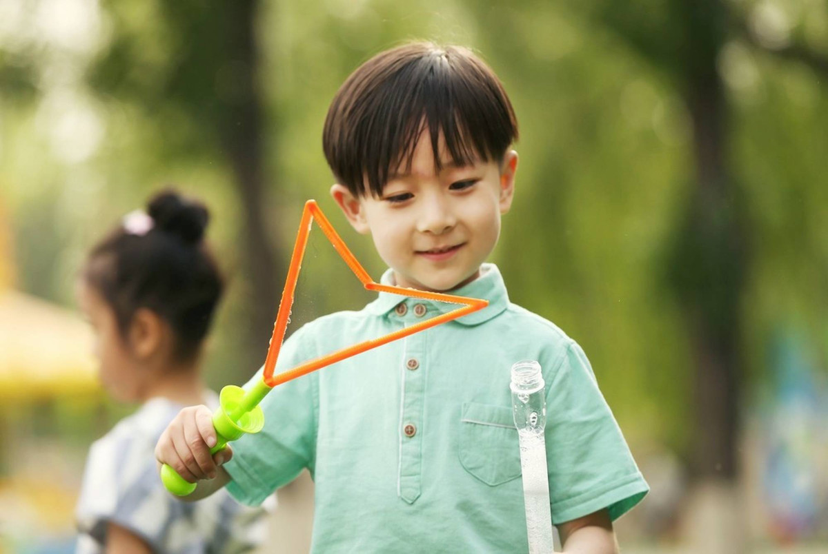 Biet dieu nay, cha me ngung nuoi day con mu quang kieu “ngheo kho”-Hinh-2