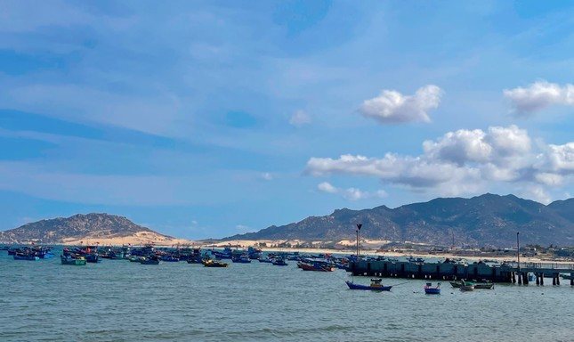 ‘Lang chay gio’ ven bien co gi hut khach du lich?