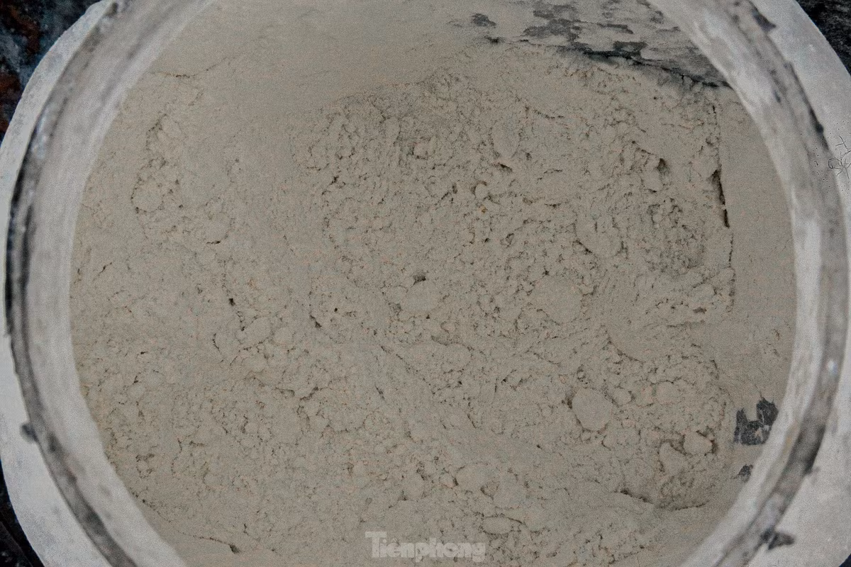 Bột mỳ là thức ăn mà cá đối rất thích nên các cần thủ dùng để làm mồi câu.