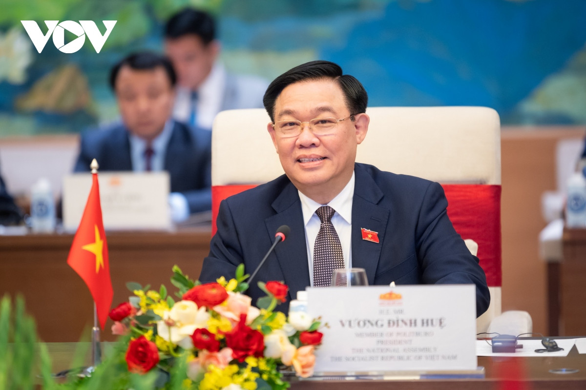 Chủ tịch Quốc hội Vương Đình Huệ hội kiến Tổng thống Indonesia - Hình 3 Chu tich Quoc hoi Vuong Dinh Hue hoi kien Tong thong Indonesia-Hinh-3