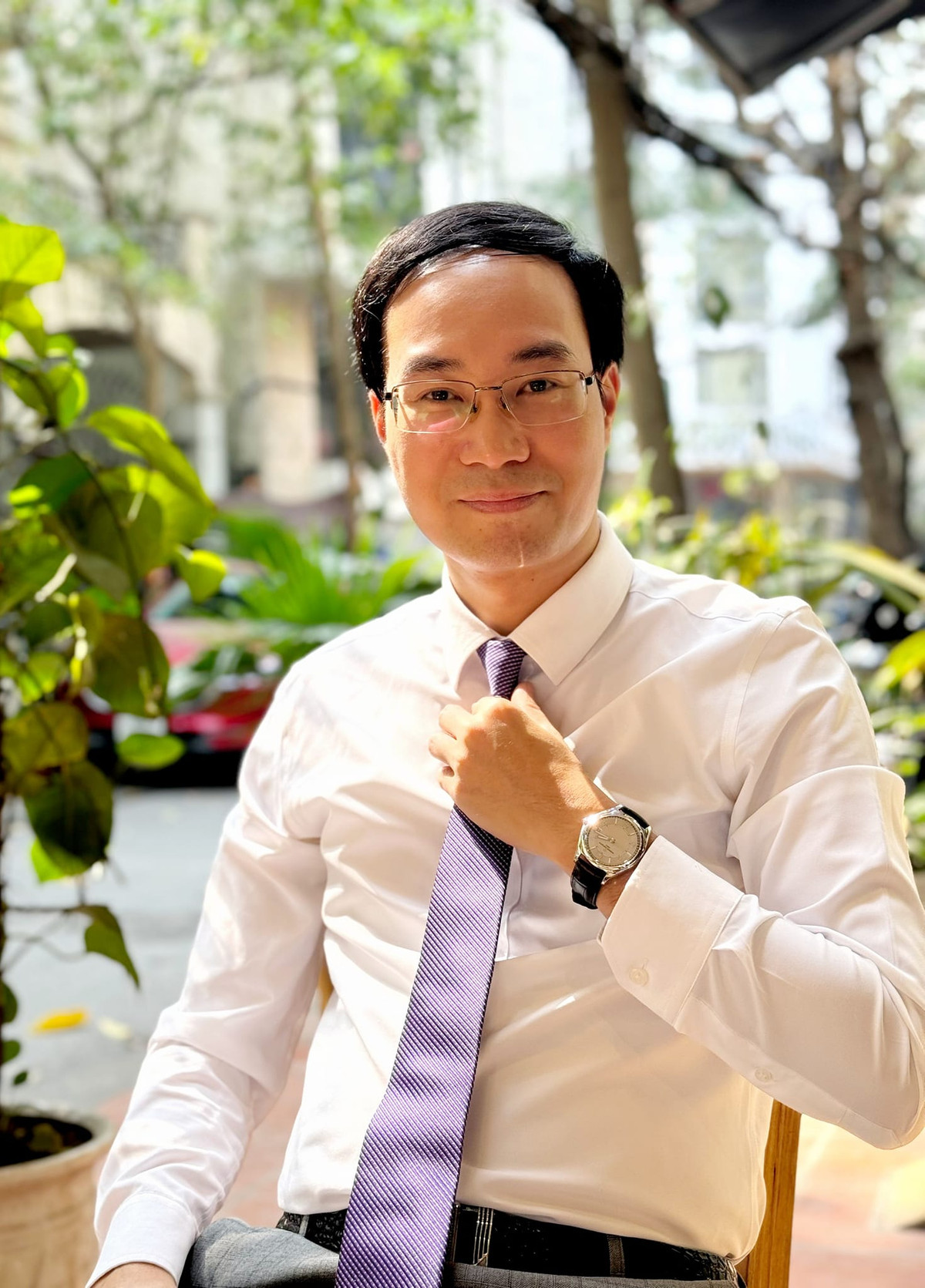 Phải có quy định tước danh hiệu trước khi chờ Hoa hậu từ bỏ Phai co quy dinh tuoc danh hieu truoc khi cho Hoa hau tu bo