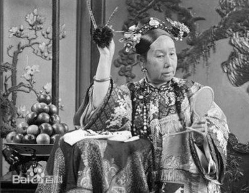 Tuyệt chiêu khiến Từ Hi Thái hậu cưng Lý Liên Anh như bảo bối - Hình 2 Tuyet chieu khien Tu Hi Thai hau cung Ly Lien Anh nhu bao boi-Hinh-2