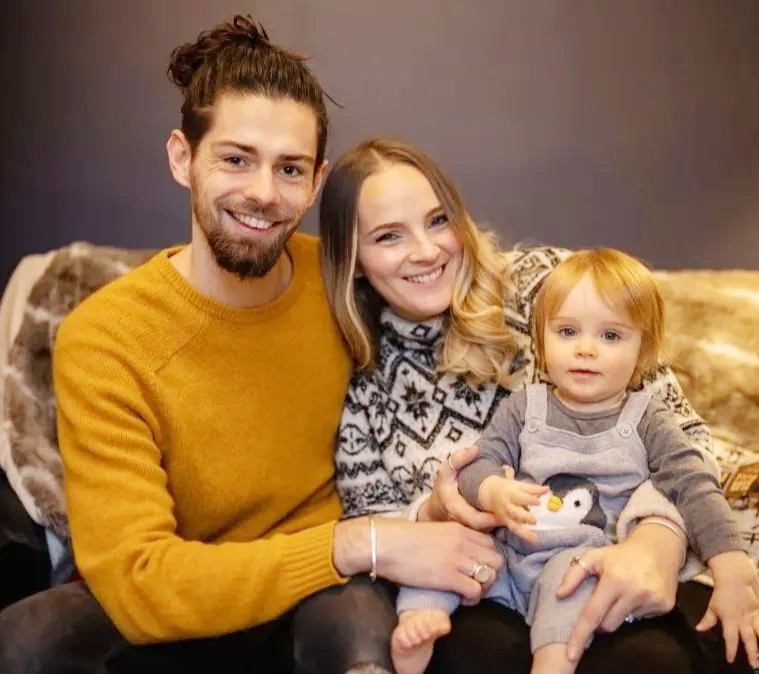 Vợ bị ngừng tim, chồng nhanh trí làm việc này cứu vợ thoát cửa tử ảnh 1