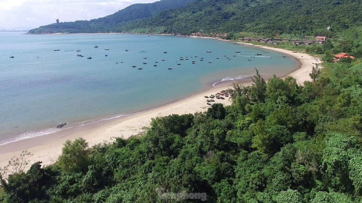 Trong chiến tranh, bán đảo Sơn Trà được xem như là “mắt thần Đông Dương”. Cho đến thời điểm hiện tại, Sơn Trà là cảng nước sâu quan trọng bậc nhất ở miền Trung, đồng thời cũng là điểm cuối của hành lang kinh tế Đông Tây xuất phát từ Myanmar, kết thúc tại Đà Nẵng.