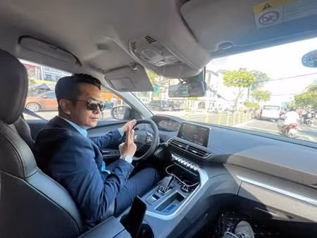 Be An 'Dat Phuong Nam' doi doi di xe hop tien ty-Hinh-3