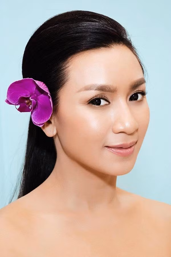 Doi thuc vien man cua nu ca si goi cam trong lang nhac bolero-Hinh-3