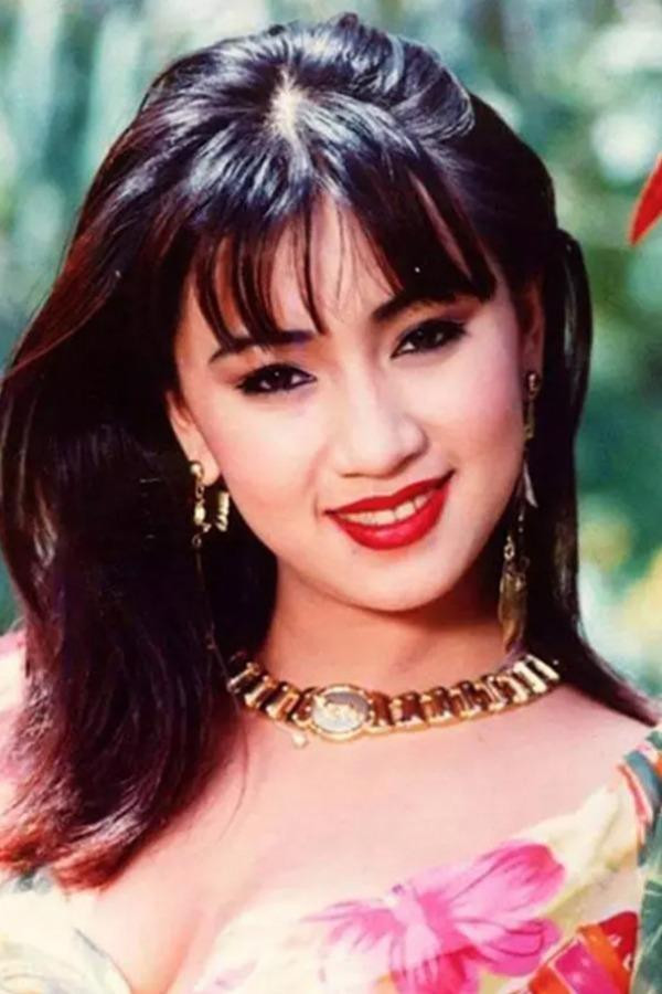 Doi thuc vien man cua nu ca si goi cam trong lang nhac bolero-Hinh-2