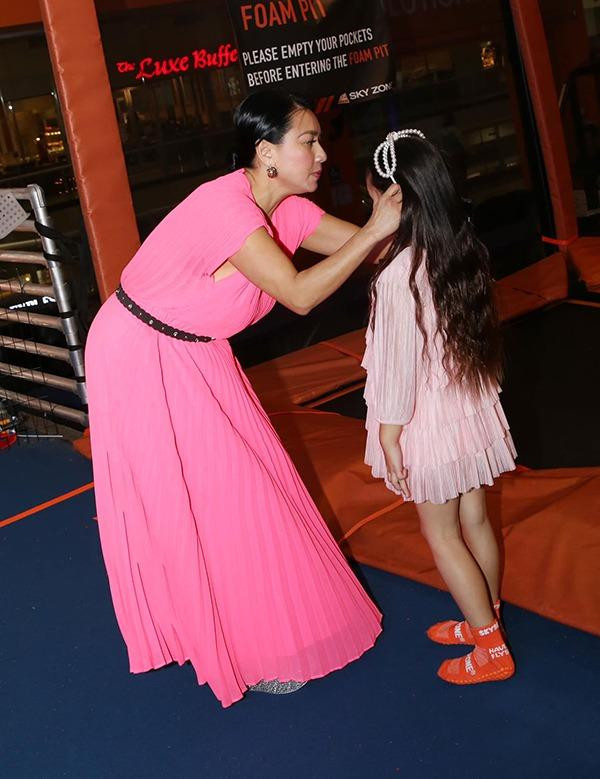 Doi thuc vien man cua nu ca si goi cam trong lang nhac bolero-Hinh-7