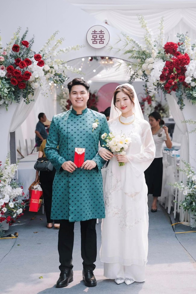 “Thánh nữ bóng chuyền” Việt Hương khoe tin vui “nặng vai“ - Hình 6 “Thanh nu bong chuyen” Viet Huong khoe tin vui “nang vai“-Hinh-6