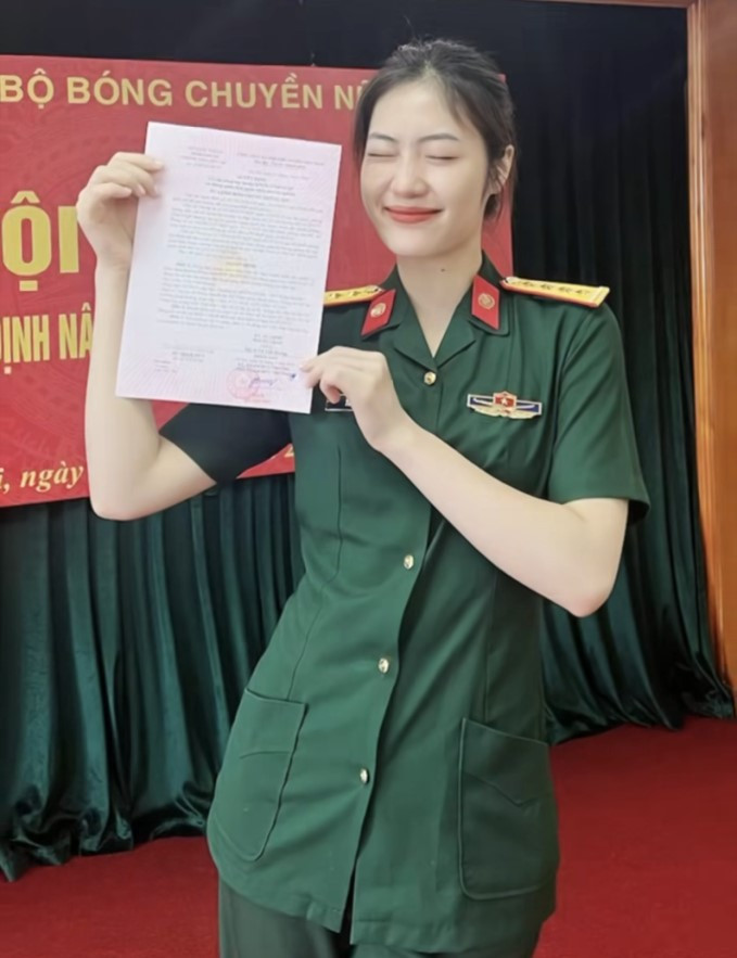 “Thánh nữ bóng chuyền” Việt Hương khoe tin vui “nặng vai“ - Hình 4 “Thanh nu bong chuyen” Viet Huong khoe tin vui “nang vai“-Hinh-4