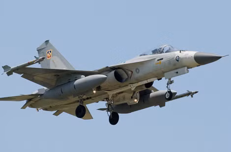 Tiêm kích nội địa F-CK-1 King Quốc sẽ có khả năng tấn công hủy diệt sân bay Trung Quốc với tên lửa Vạn Kiếm.