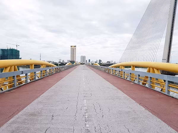 Thi diem khai thac du lich ve dem, cau Nguyen Van Troi co gi?-Hinh-2