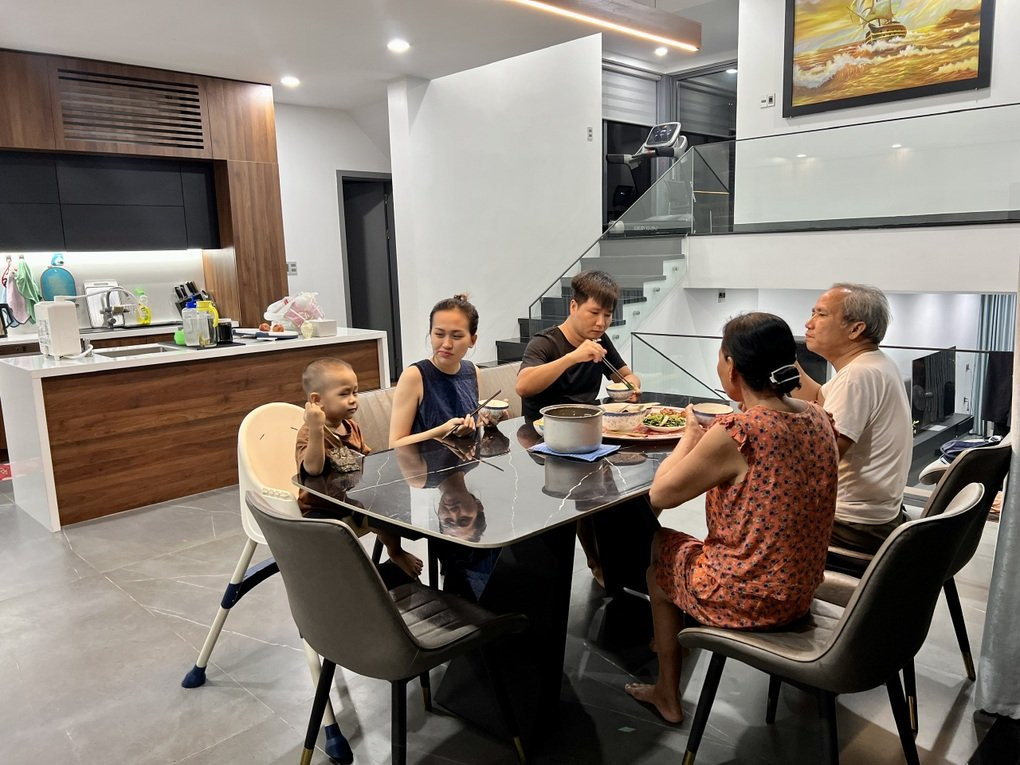 9x Quang Tri xay biet thu 3 ty o que, song nhu dai gia-Hinh-3