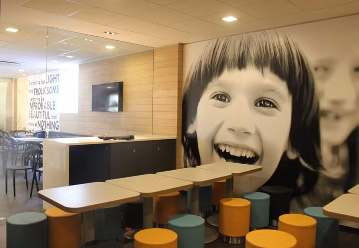 Nội thất đơn giản, trẻ trung...