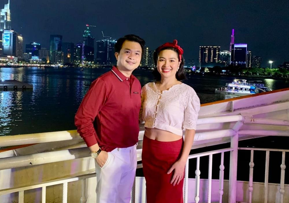 uộc sống hôn nhân của Lê Khánh và Tuấn Khải viên mãn và hạnh phúc là thế, song ít ai biết, cả hai từng chia tay, tưởng như đã chấm dứt với nhau vì Lê Khánh cho rằng Tuấn Khải... trẻ con, mãi không chịu lớn.