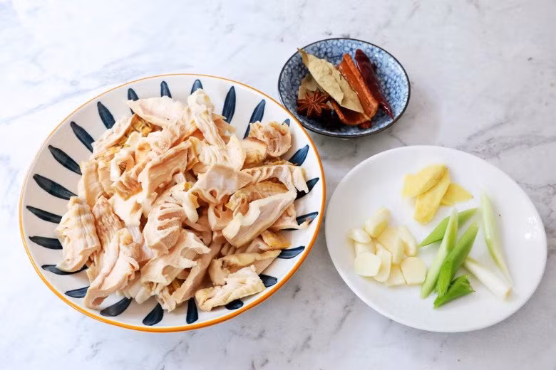 Kho thit voi loai cu kho nhu go nay, vua ngon vua la mieng-Hinh-2