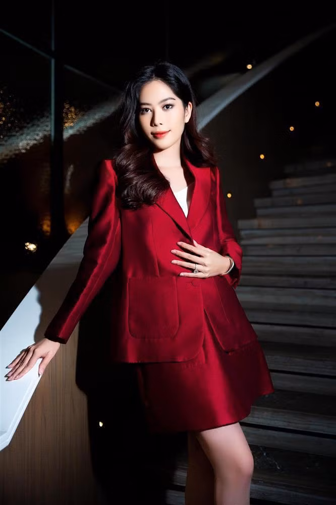 Nam Em di dien mac do gia tram bay van khoe body cong vut-Hinh-10