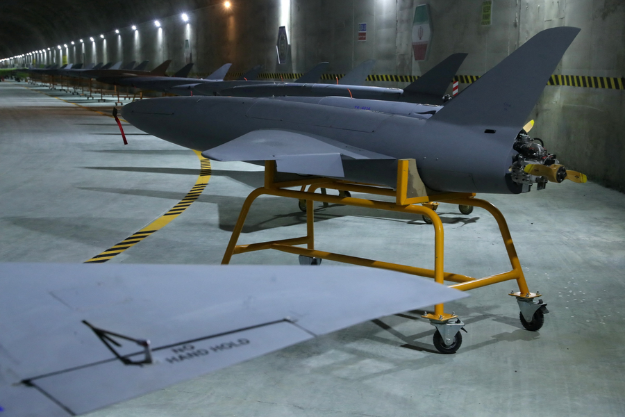 Hé lộ căn cứ bí mật dàn máy bay không người lái nằm sâu hàng trăm mét trong lòng núi Iran.