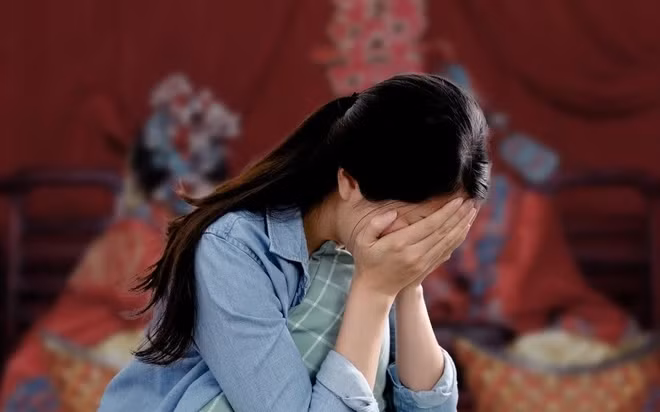 35 tuoi me ep lay chong, chi gat nuoc mat tiet lo