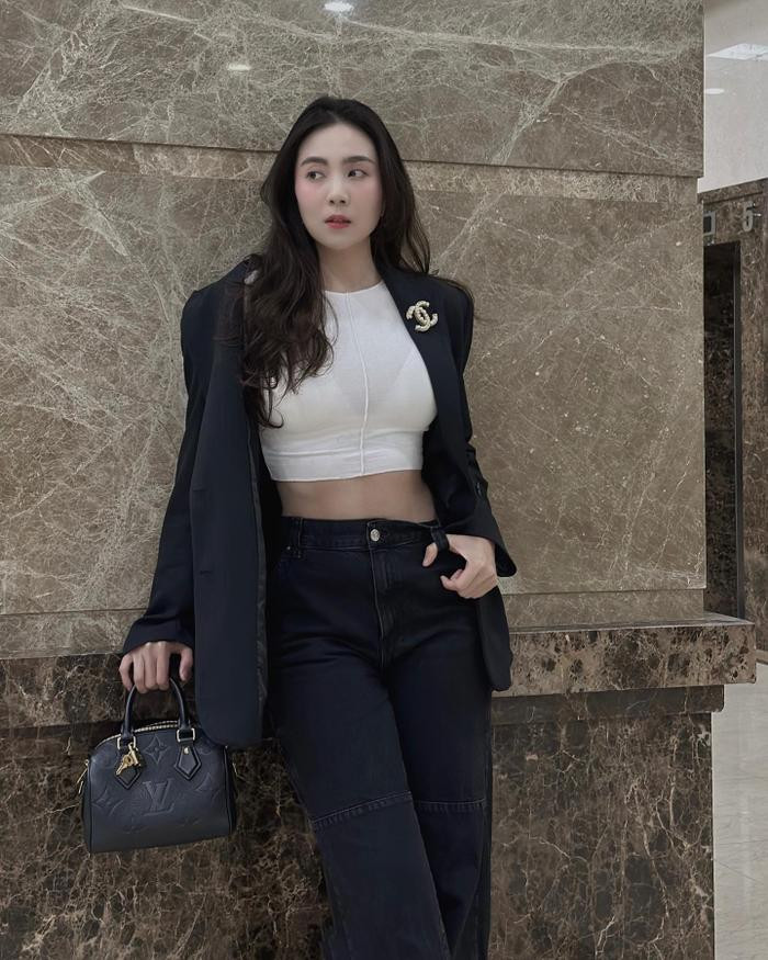 Phan ung hai huoc cua nu MC khi bi treu “dung hao” chong-Hinh-5