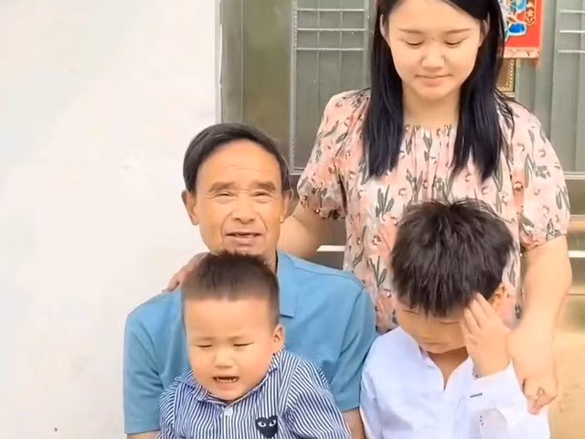 Vo mang con ve o voi bo chong, duoc chieu nhu con gai ruot