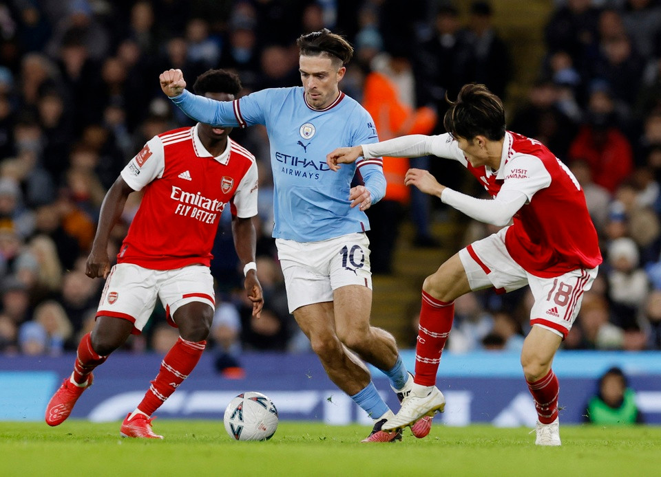 Cau thu dat nhat Man City danh gia cao Messi hon Ronaldo