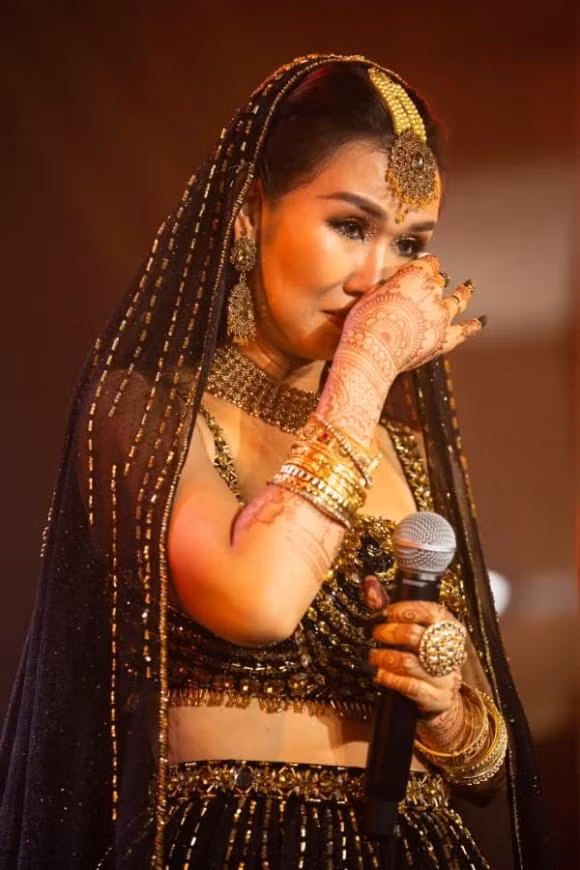 Vo Ha Tram: 'Moi nguoi chi thay khia canh toi bao chong..