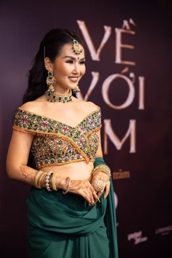 Vo Ha Tram: 'Moi nguoi chi thay khia canh toi bao chong..