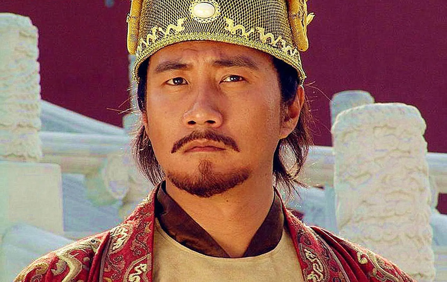 Chu Nguyen Chuong mo thay dieu gi ma muon doat mang con trai?