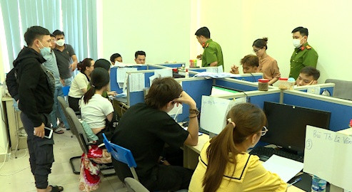 Khoi to 14 nguoi doi no kieu khung bo o TP.HCM