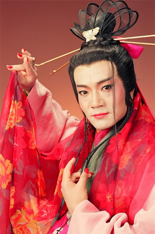 Nhân vật Đông Phương Bất Bại thực sự có… vòng 1? Nhan vat Dong Phuong Bat Bai thuc su co… vong 1?