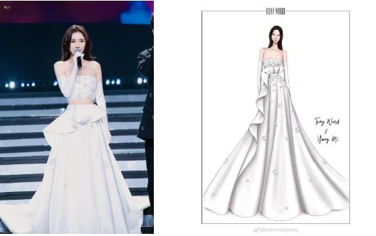 Năm ngoái, Dương Mịch khi tham dự sự kiện Tết cũng sửa váy để tránh hớ hênh. Thiết kế gốc mà NTK Tony Ward dành riêng cho Dương Mịch có phần áo quây ngắn vừa đủ che ngực. Và vì Dương Mịch tham gia chương trình lớn vào dịp lễ truyền thống nên cô đã may thêm phần áo dài hơn, chỉ chừa một khoảng hở eo nhỏ. Dải bèo nhún phía dưới cũng được nữ diễn viên sửa thành hướng xuống dưới thay vì lên trên như nguyên mẫu, khiến cơ thể bớt lùng bùng.