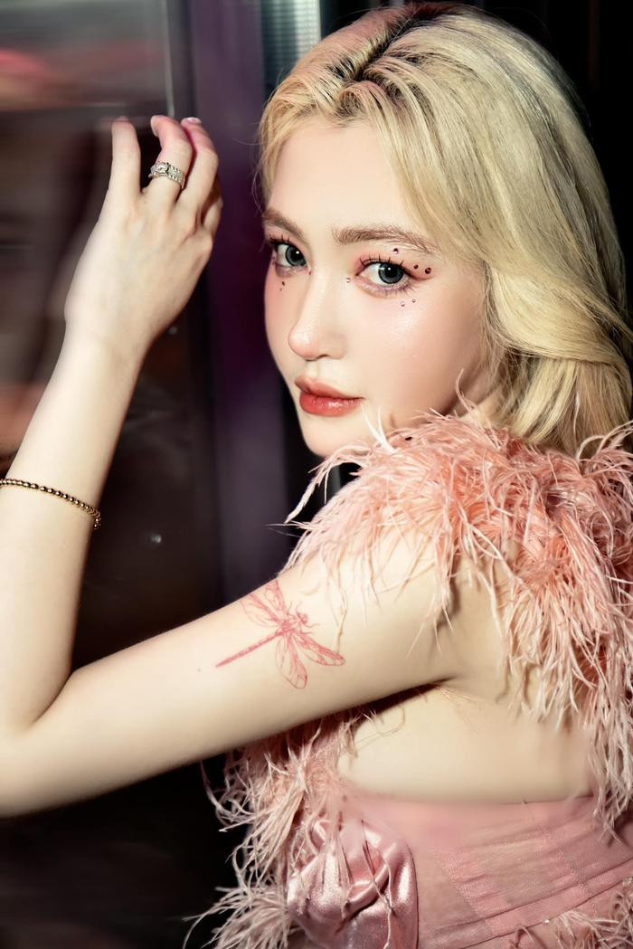 Dù đã U40, Elly Trần khiến netizen ngưỡng mộ vì visual 'lão hoá ngược' - Hình 5 Du da U40, Elly Tran khien netizen nguong mo vi visual 'lao hoa nguoc'-Hinh-5