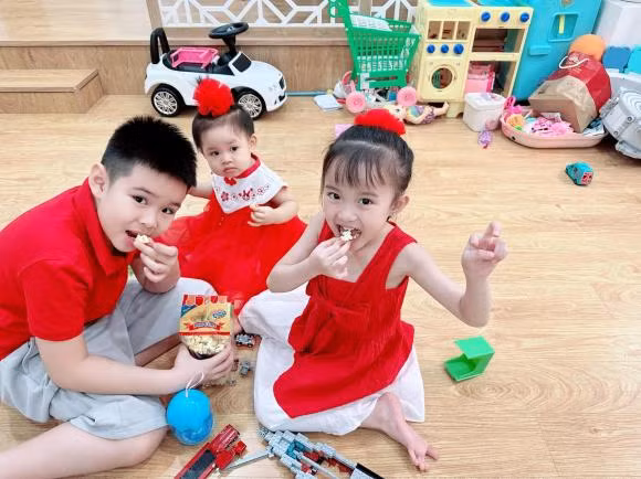 Vy Oanh trang tri biet thu long lay don Tet