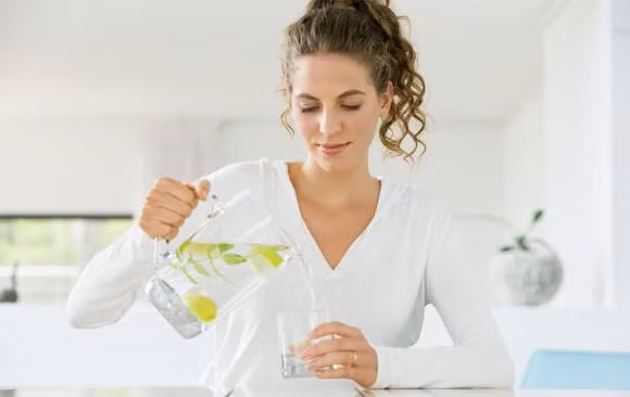 Uong nhieu nuoc co thuc su khien da dep khong, bat ngo su that-Hinh-4