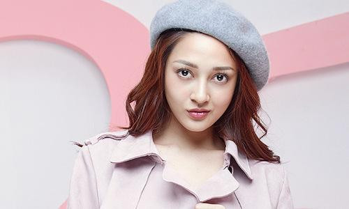 Tuy nhiên, khi dư luận chưa hết quan tâm chuyện cặp đôi chia tay thì chỉ sau đó gần 1 tháng, vào ngày 8/11, Bảo Anh lập tức ra mắt sản phẩm âm nhạc mới để nói về chuyện tình yêu nhiều nước mắt mang phong cách liêu trai, kì bí. 2sao.vn | Photobook