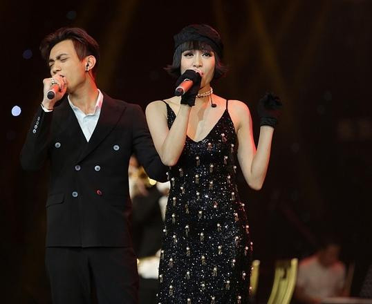 Giữa năm 2017, tuổi của Hiền Hồ bất ngờ được chú ý nhờ vào scandal tình cảm với Soobin Hoàng Sơn. 2sao.vn | Photobook